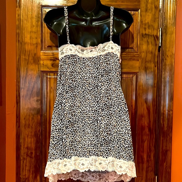 Victoria’s Secret Sexy Leopard & Lace Gown - Picture 3 of 6